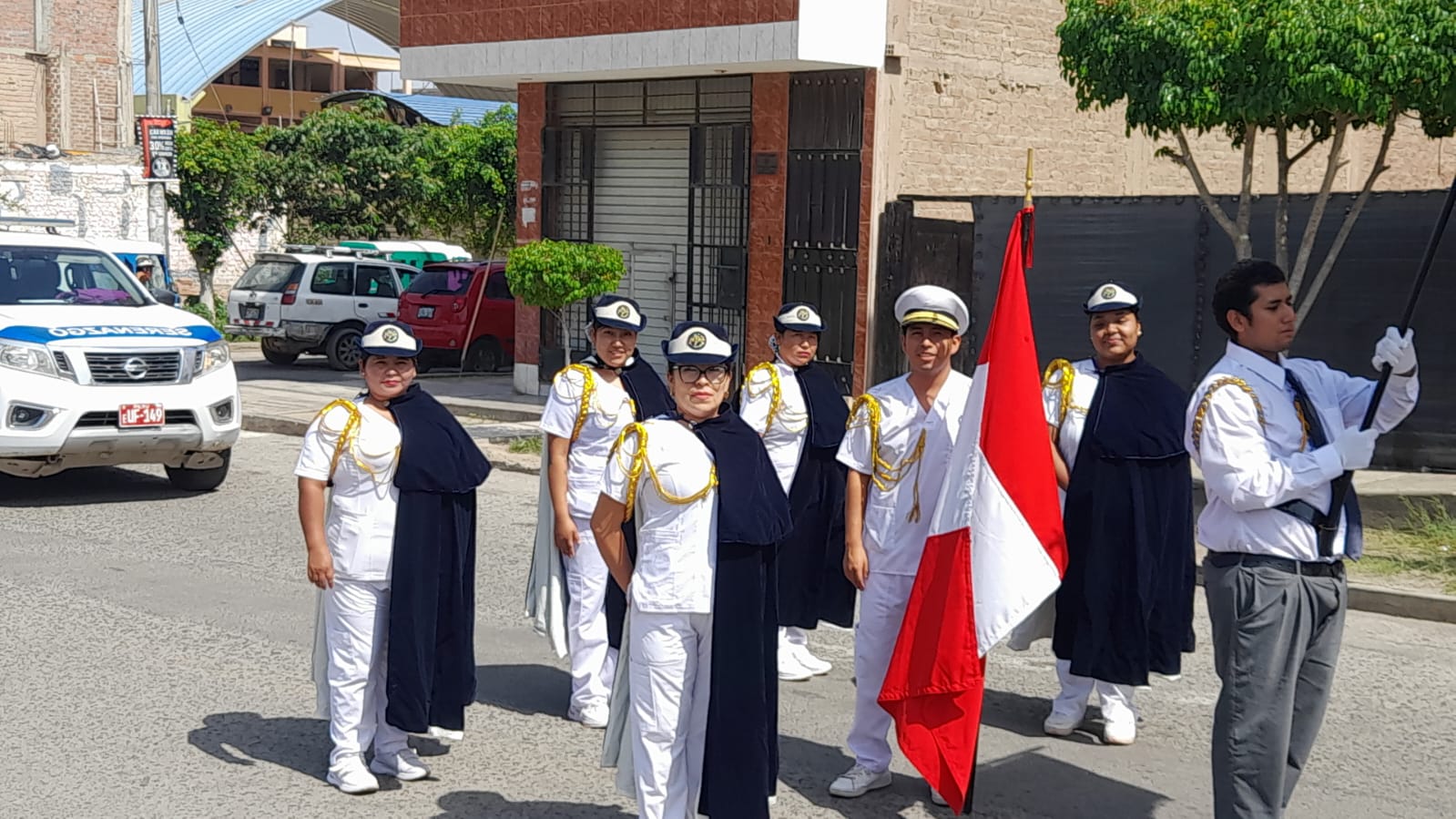 Abanderado y escolta del IESTP Parcona